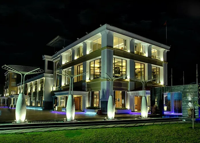 Four Vedas Hotel & Resort